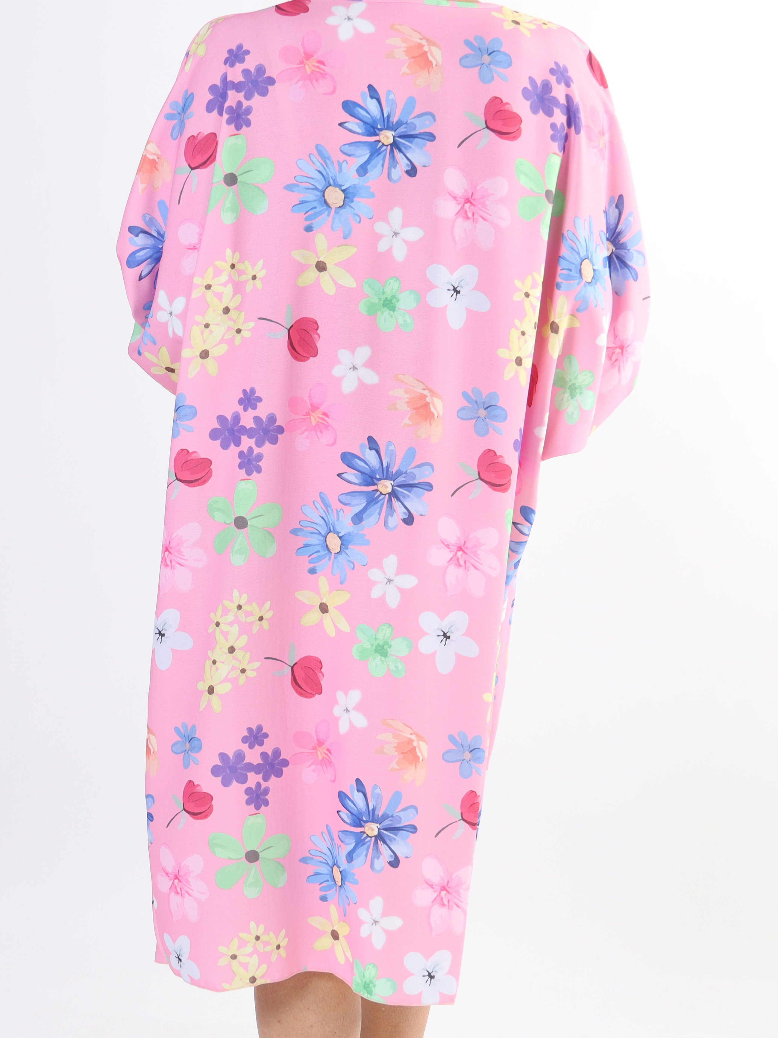 Sabina - Plus size kjole i løs pasform med blomsterprint